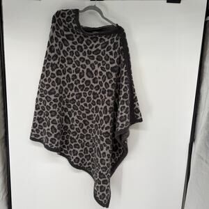 Barefoot Dreams CozyChic Leopard Print Poncho Womens OS Plus Asymmetrical Hem